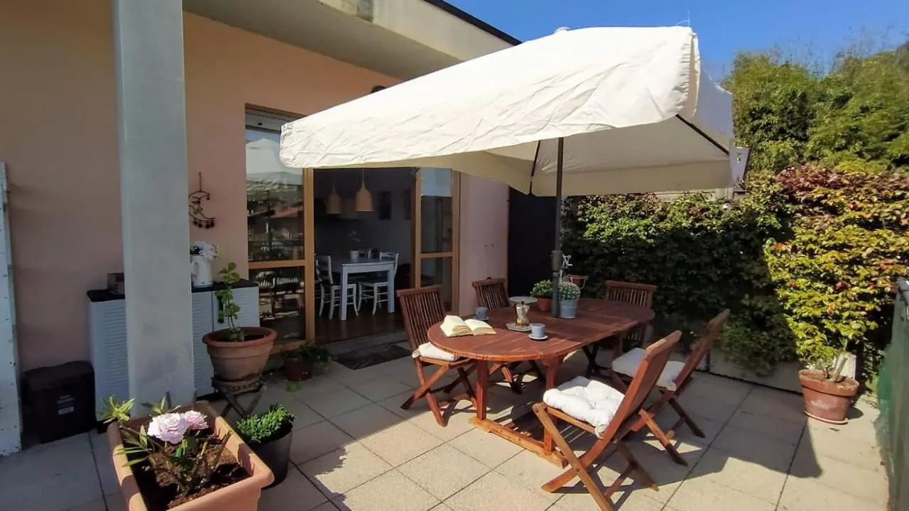 Vakantiehuis Appartamento La Terrazza Di Dora Menaggio Italië